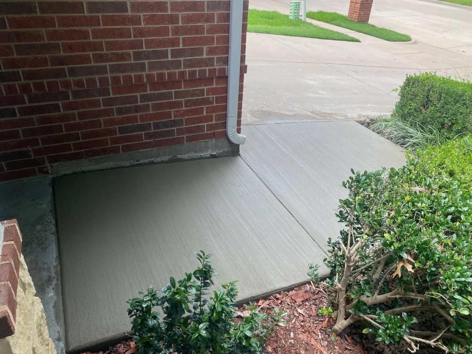 A level, slip-aware walkway by Lucky’s Concrete in Clearwater